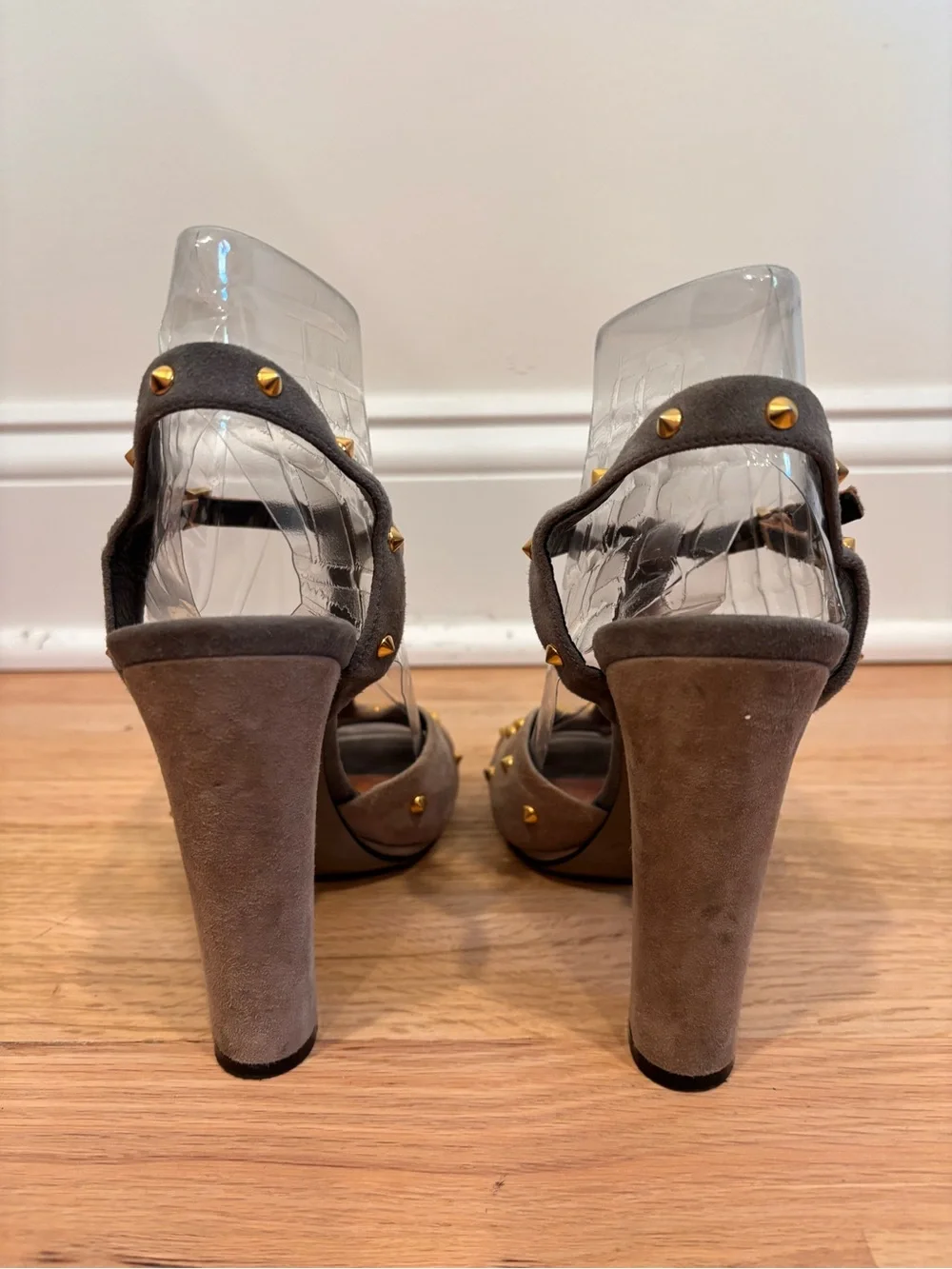 Gucci Jacqueline suede studded T-strap sandals size 37.5
